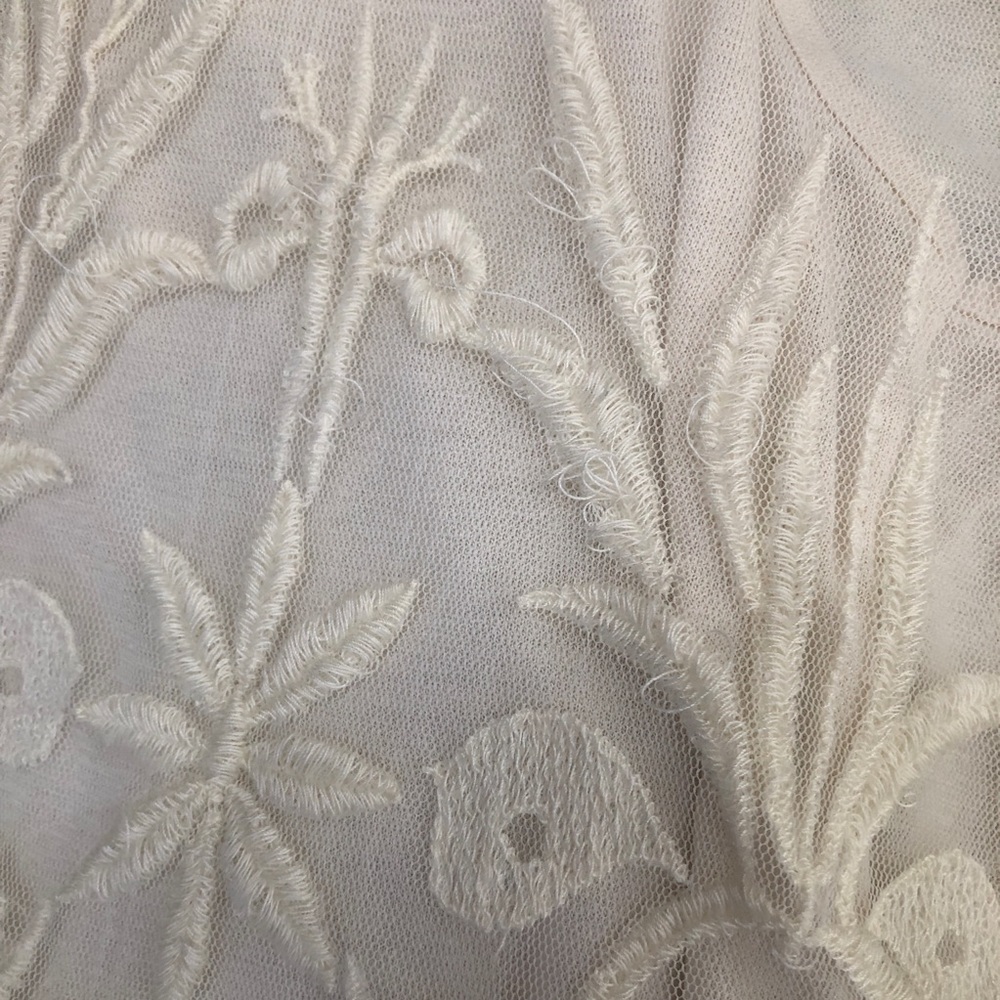 American Eagle Cream Embroidered Floral Tank Top | Size XS - Picture 8 of 8